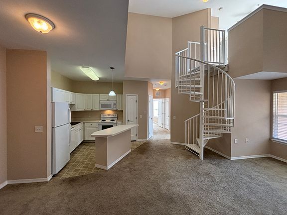 2nd image of 1410 Villa Capri Cir APT 308