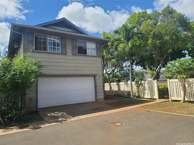 91-210 Mikiala Pl — Photo 1