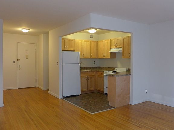 4th image of 353 E 78th St APT 8D