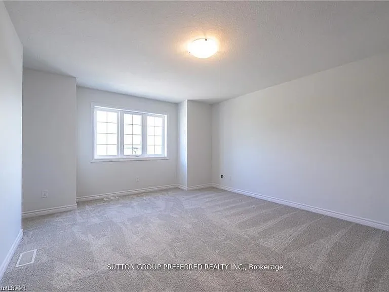 375 Kennington Way — Photo 16
