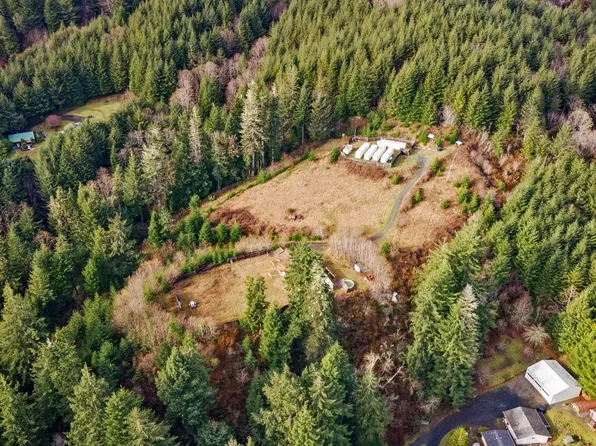 66524 Gurney Dr, North Bend, OR 97459