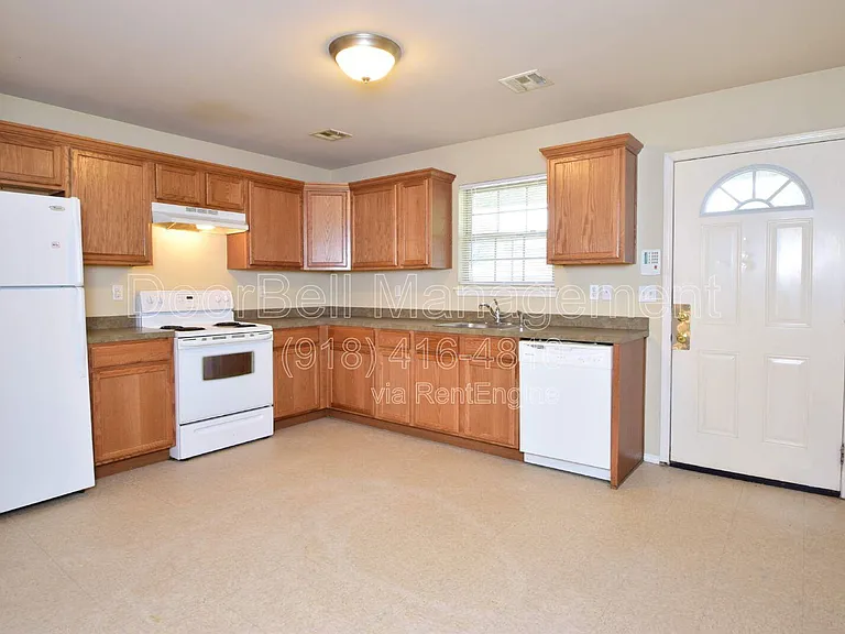 6025 S Madison Pl — Photo 3