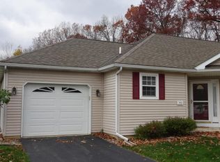 7052 Glendora Ln, Kalamazoo, MI 49009