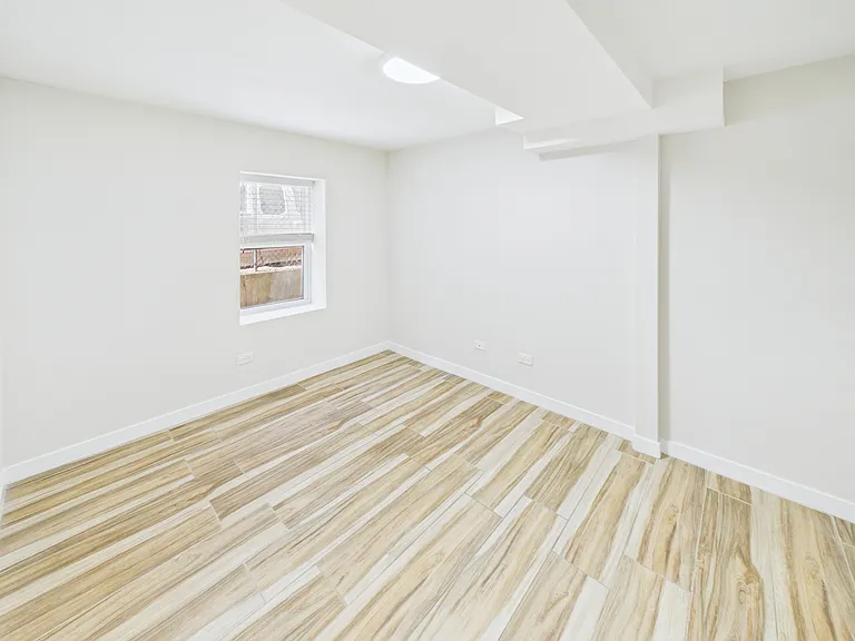2236 S Wood St #G — Photo 10