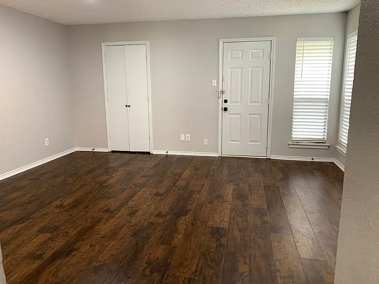 6864 S Creek Dr — Photo 7