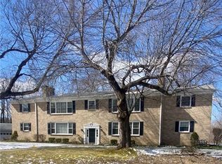1 Woodbrook Dr APT 2, East Aurora, NY 14052