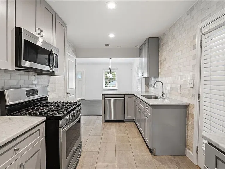 2035 Miriam Ln — Photo 8