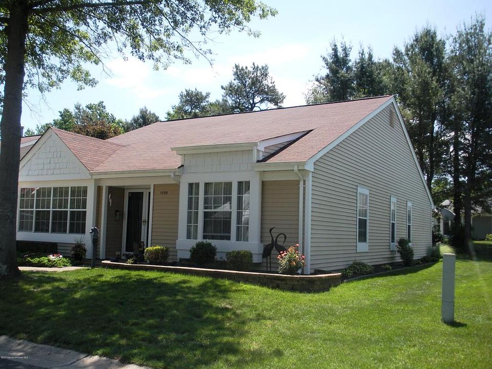 1st image of 1118B Thornbury Ln