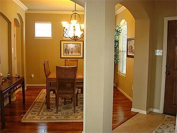 4th image of 3903 Boxwood Dr