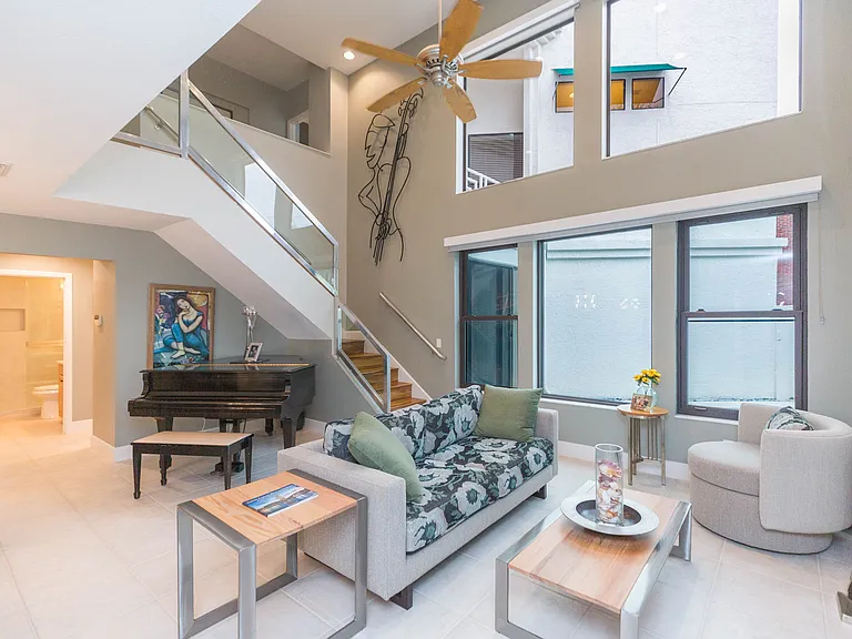 2020 W Dekle Ave #C — Photo 4