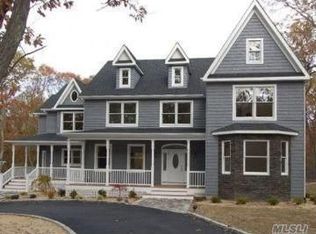 15 Blueberry Ridge Rd, Setauket, NY 11733