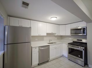 2135 W Crystal St APT 1M, Chicago, IL 60622