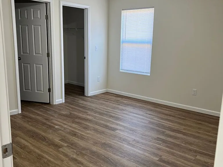 Brand New House 3 beds 2 baths with 1 car garage — Photo 41