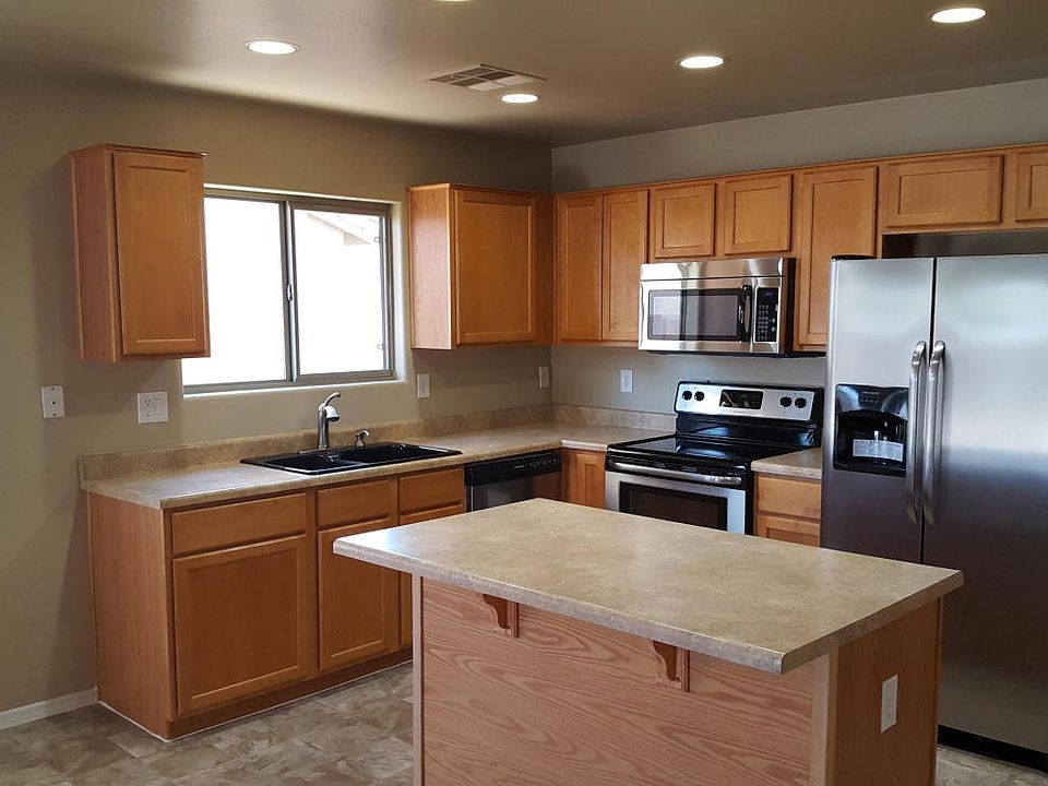 2nd image of 45359 W Woody Rd