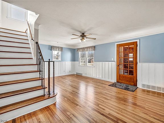 3rd image of 833 Lander Rd