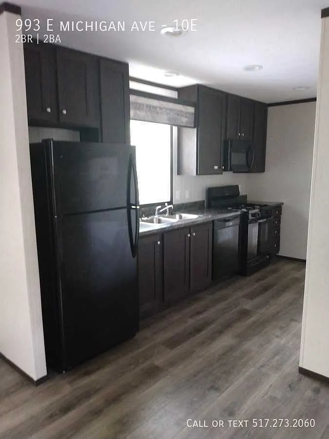 2 Bedroom home for sale. — Photo 2