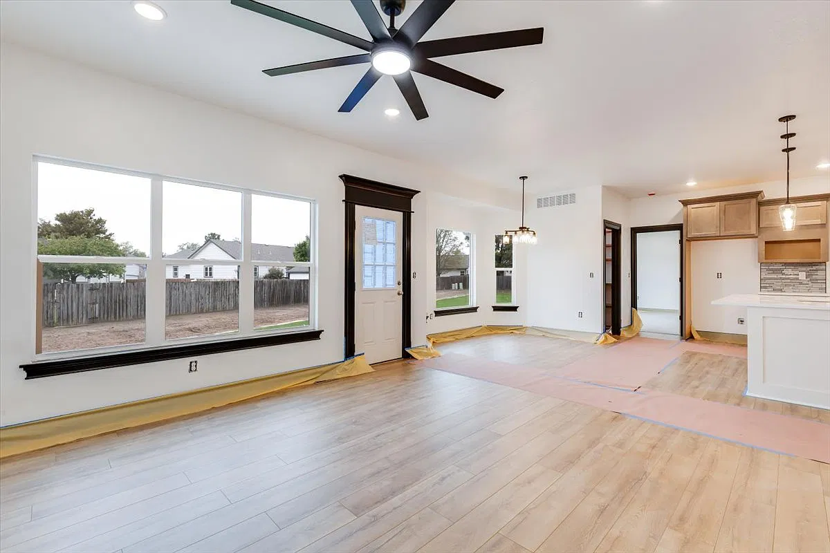 425 South Stoney Creek Street - 1 — Photo 3