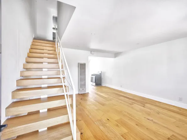 404 S Arcade Dr, Ventura, CA 93003