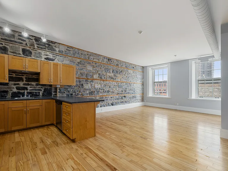 200A Ontario St #6 — Photo 5