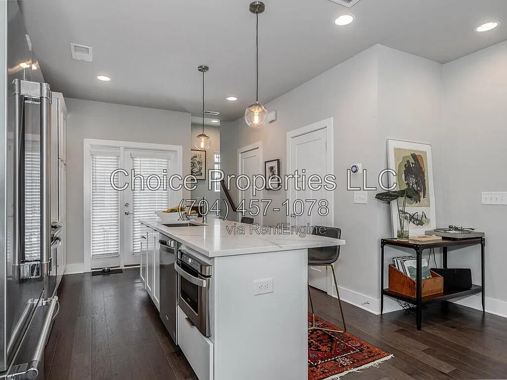 2 bed, 2.5 bath, 1341 sqft, $2,595 — Photo 4