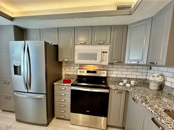 2828 Jackson St APT I1, Fort Myers, FL 33901