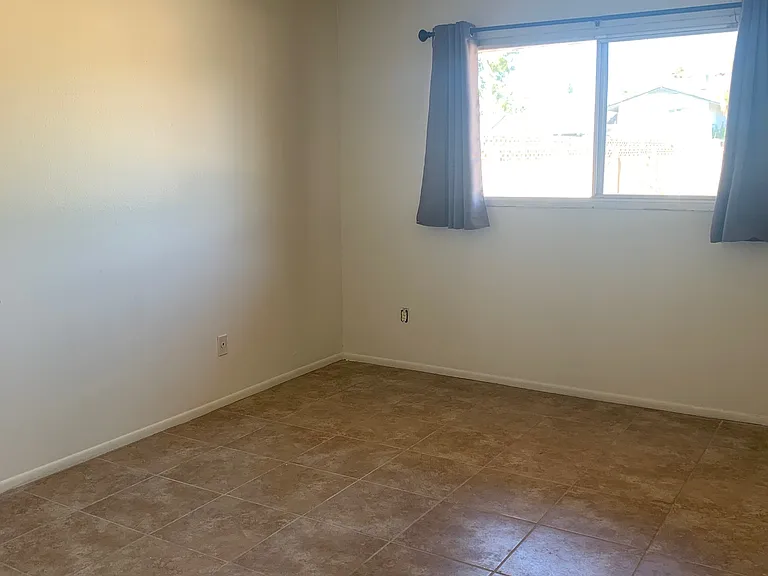 3335 S Pine St — Photo 10