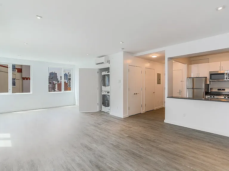165 Vanderbilt Ave #A — Photo 6