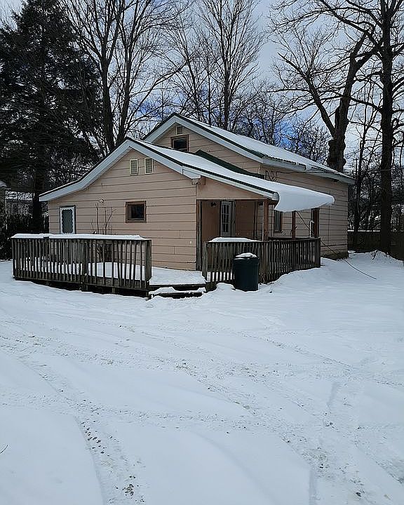Nice little deck