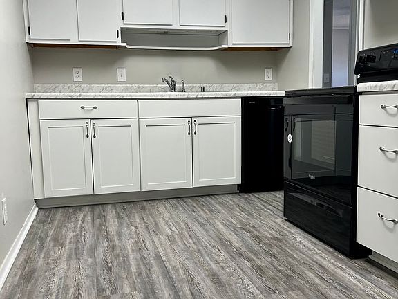 5th image of 40 Hampshire Dr #40A