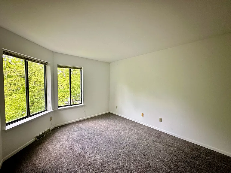 1209 Chatham Rdg — Photo 8
