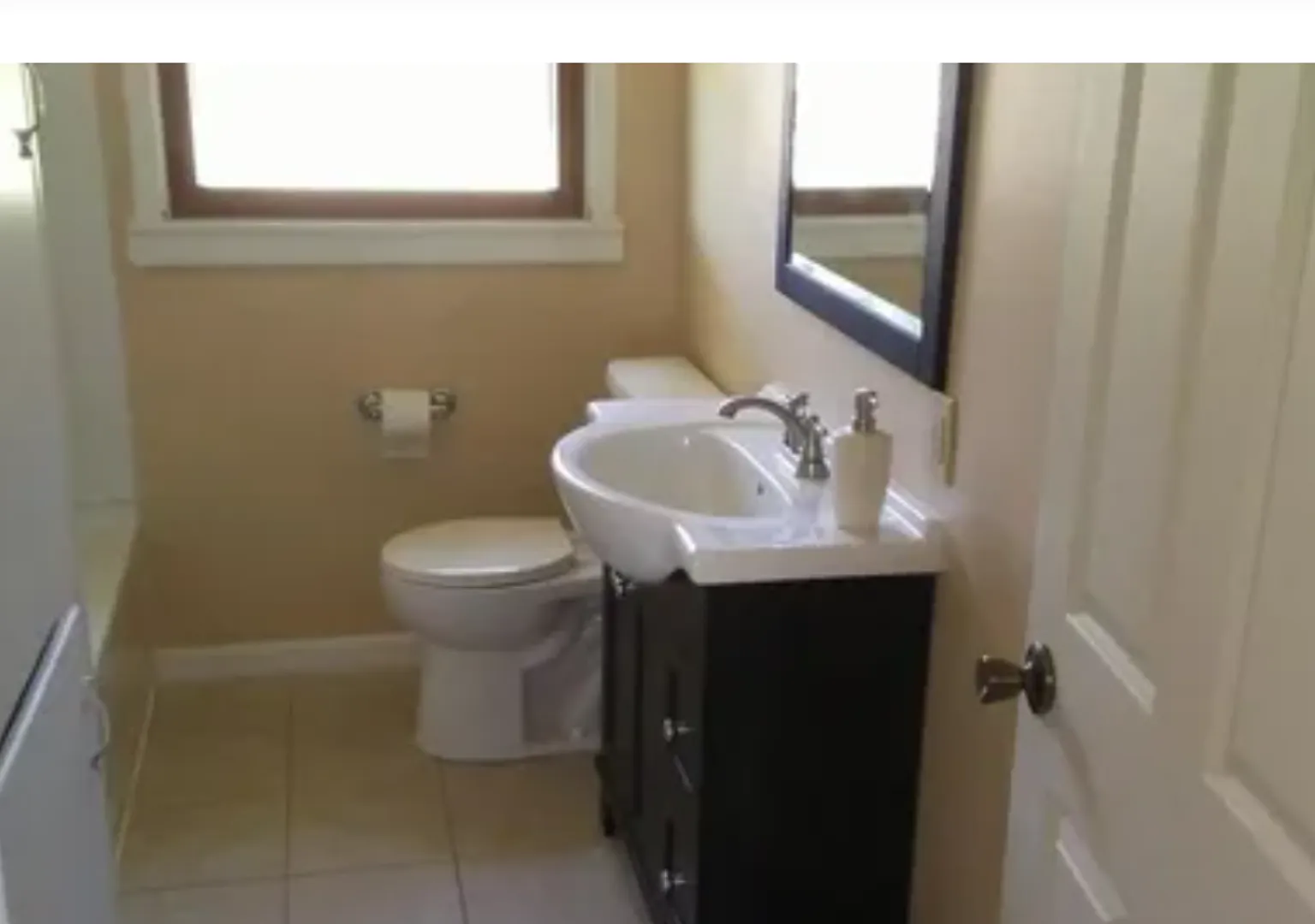 3 bed, 1272 sqft, $1,549 — Photo 3