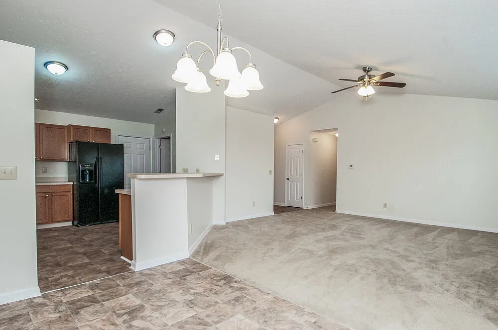 3 bed, 2.0 bath, 1306 sqft, $2,970 — Photo 4
