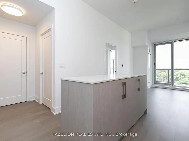 8 Manor Rd W #904 — Photo 14