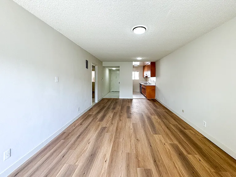 4375 York Blvd #111 — Photo 8
