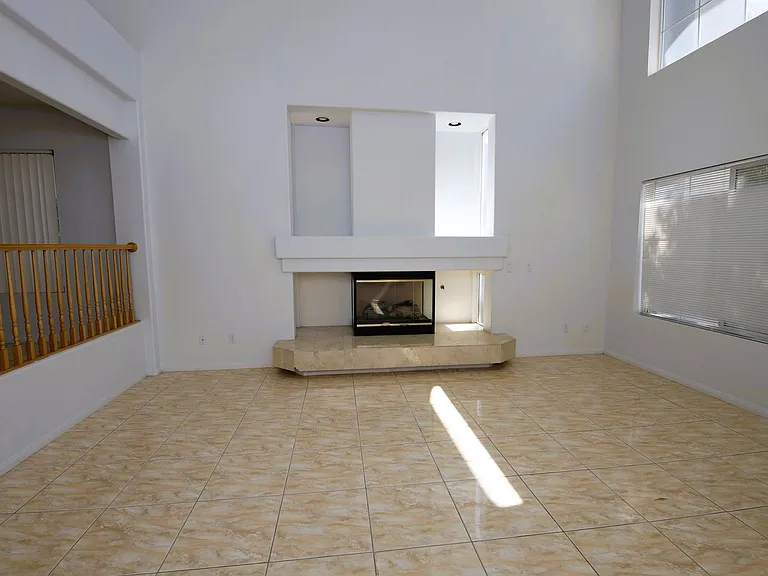 554 Campus Oaks Ct — Photo 6
