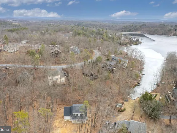 109 Sycamore Pl, Cross Junction, VA 22625