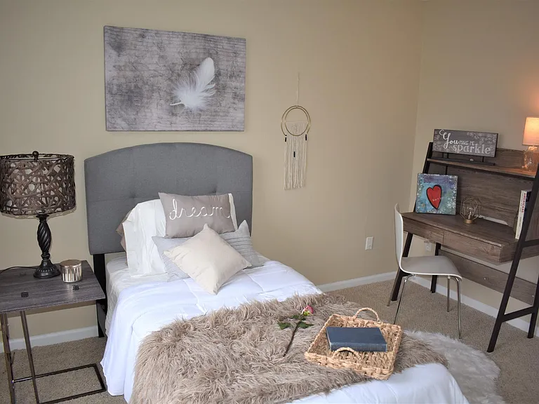 The Bicycle Club Apartments — Photo 12