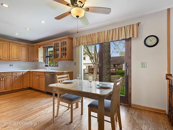 3rd image of 4464 Burgundy Pl