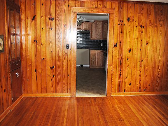 4th image of 1601 Fairfield Dr