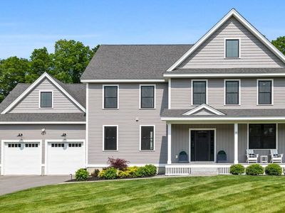 18 Treat Farm Road, Stratham, NH, 03885