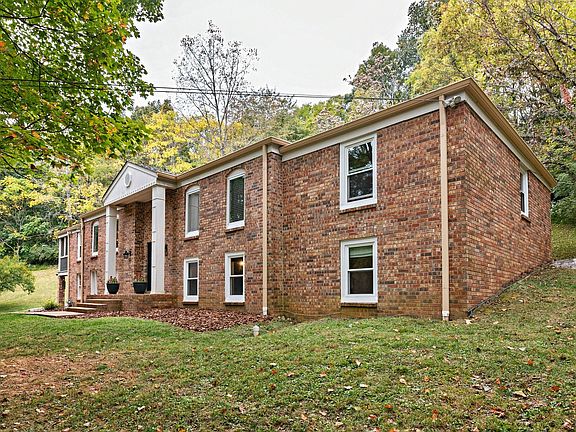 2nd image of 925 Green Valley Dr