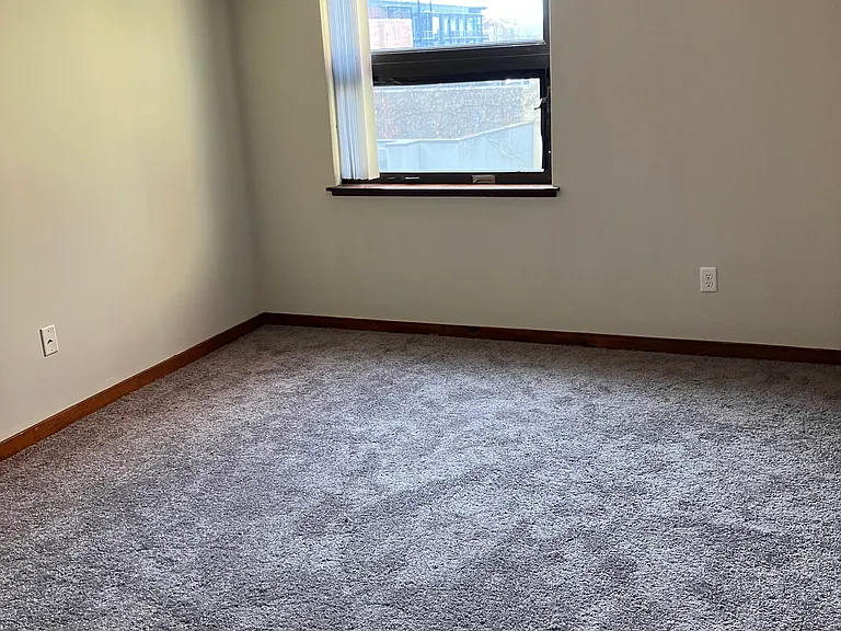 Barney Square Apartments — Photo 26