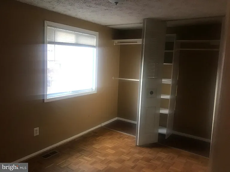 8424 Lazy Creek Ct — Photo 7
