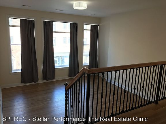 3rd image of 2778 N Milwaukee Ave APT 210