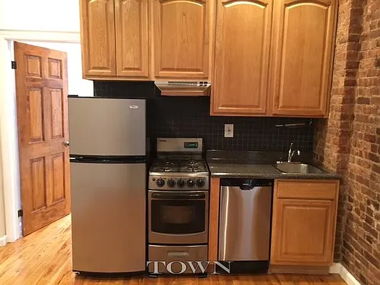 Rented by Town Residential | media 30