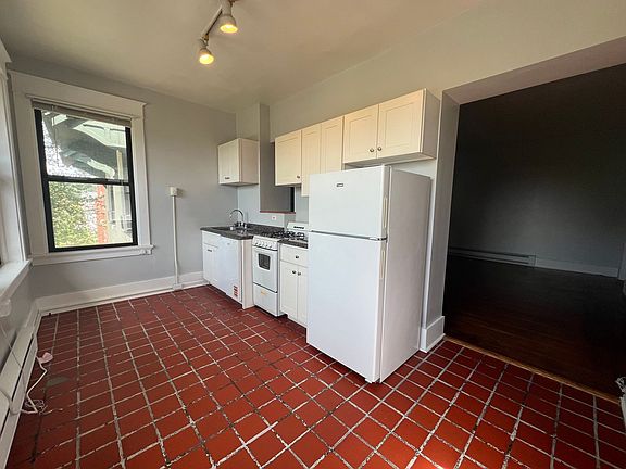 2nd image of 5721 Stanton Ave APT 9