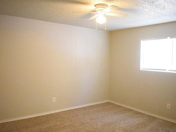4th image of 1606 Elkhart Ave #28