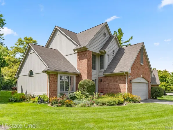 30612 Sequoia Cir, Farmington, MI 48331