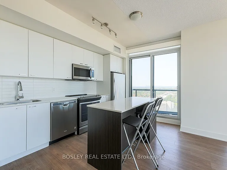 30 Roehampton Ave #3403 — Photo 8