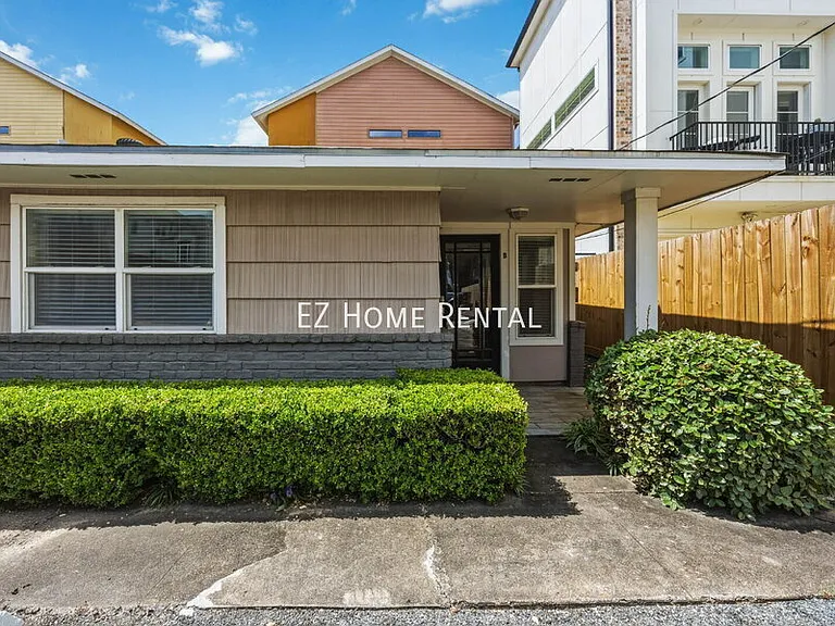 4401 Marina St #B — Photo 2